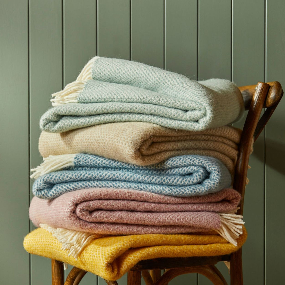 Beehive Pure New Wool Throw - Blue